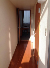 毎日通る玄関はこちらです
