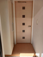 落ち着いた玄関です