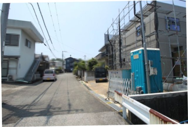 高知市朝倉西町1丁目　【特別価格　８月末まで】新築戸建　⑥の前面道路含む現地写真|南東側　公道　6.2ｍ　接面　11.5ｍ