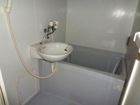 コンパクトで使いやすいお風呂です