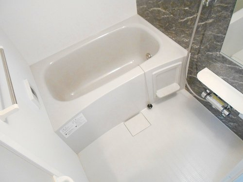 Ｒグレイ砥堀の浴室
