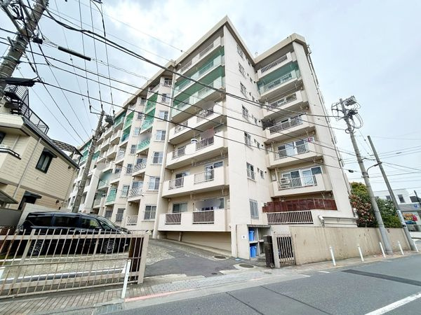 パシフィック江古田マンションの外観|スーパーやコンビニ近く買物便利なパシフィック江古田マンションは即日現地案内可能となっておりますので、お気軽にお問い合わせください！