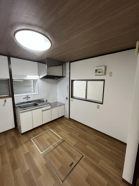 奥戸貸戸建のキッチン