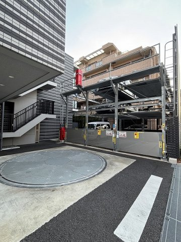 【駐車場】