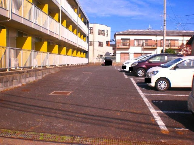 レオパレスベルエポックの駐車場