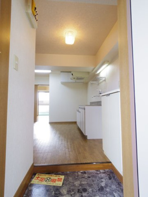 【玄関】 | ルミエールⅡ | 【参考写真】部屋が直接見えません