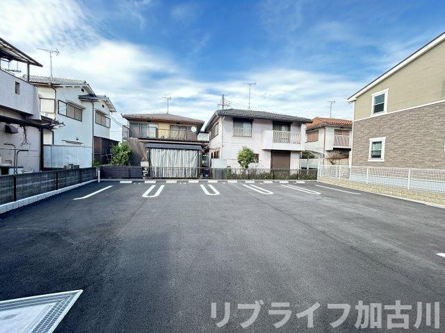 パイン　フォレストの駐車場