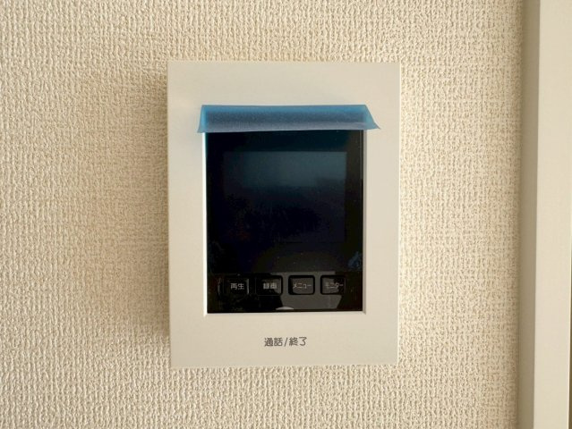 ークレイドルガーデンー小倉北区高坊第３【小倉北区　新築戸建て】の防犯設備|訪問者を画像と音声で確認できる、防犯性に優れた安心のTVモニター付きインターホン♪　【小倉北区　新築戸建て】