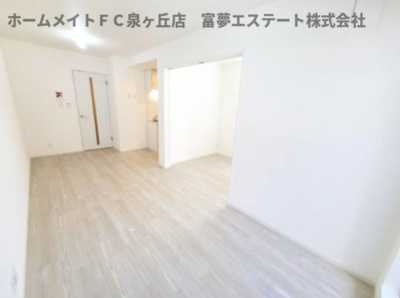 【居間・リビング】 | ジーメゾン高石リュクス  | ※イメージ　同物件別号室の写真