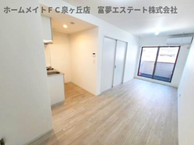 【居間・リビング】 | ジーメゾン高石リュクス  | リビングと洋室の戸を閉めたとき
※イメージ　同物件別号室の写真