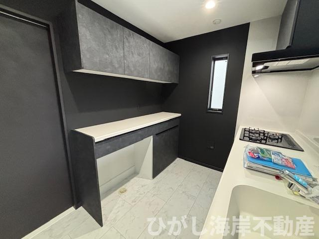 茅ヶ崎市緑が浜　新築戸建　の内装|カップボード