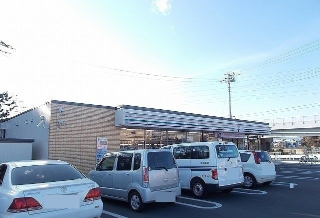 セブンイレブン 下堀西店まで700m