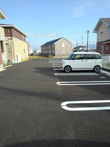 シャンテ　Ａの駐車場