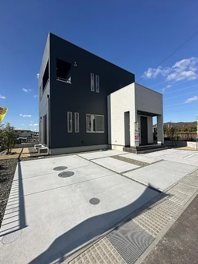 岩出市中島の前面道路含む現地写真