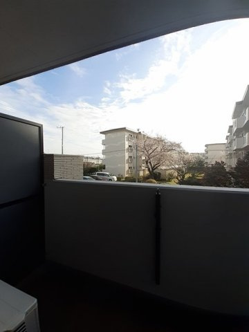 ウィステリア　パーク　稲毛海岸のバルコニー|開放的で明るい空間を演出してくれるバルコニーです
