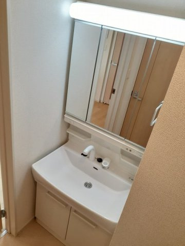 ハイネＡの洗面所|脱衣スペースもあります