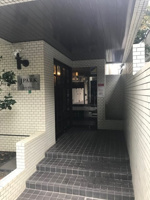 落ち着いたエントランスです