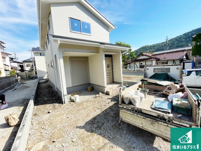 ★京都市西京区嵐山茶尻町　第3期　新築一戸建ての外観|周辺は落ち着いた街並みの住宅地！子育てがしやすい住環境です！まだ未完成ですが、現地でしかわからない事もございます。是非一度ご覧ください。