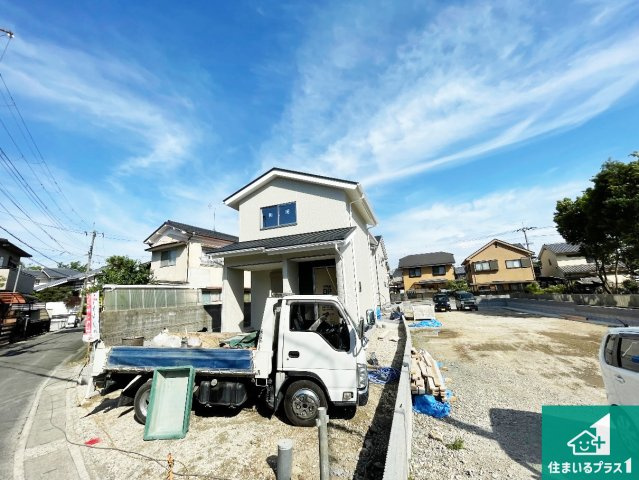 ★京都市西京区嵐山茶尻町　第3期　新築一戸建ての外観|周辺は落ち着いた街並みの住宅地！子育てがしやすい住環境です！まだ未完成ですが、現地でしかわからない事もございます。是非一度ご覧ください。