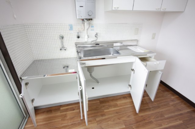 石塚マンションのキッチン|※別部屋同間取りのお写真となります。参考にご覧くださいませ。