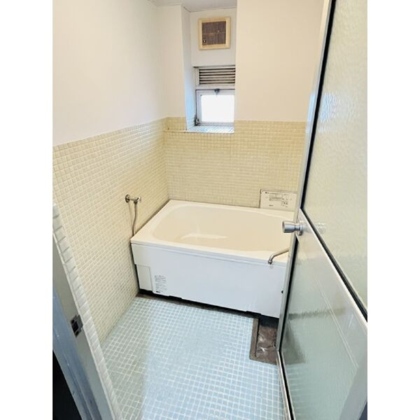 石塚マンションの浴室|※別部屋同間取りのお写真となります。参考にご覧くださいませ。