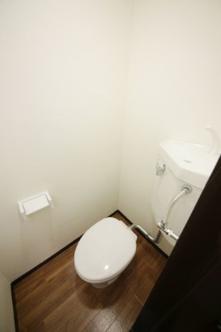 石塚マンションのトイレ|※別部屋同間取りのお写真となります。参考にご覧くださいませ。
