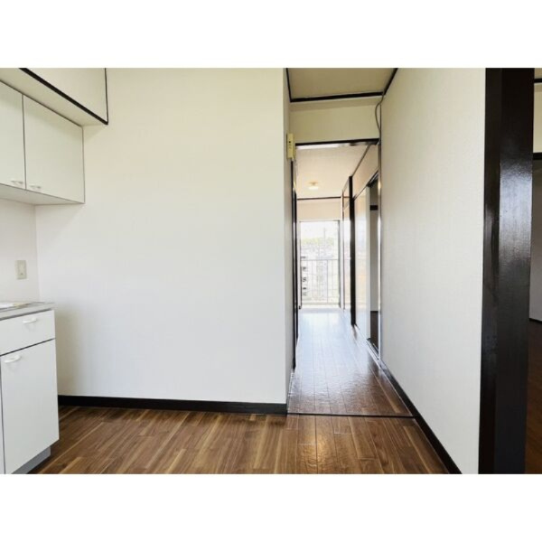 石塚マンションの内装|※別部屋同間取りのお写真となります。参考にご覧くださいませ。