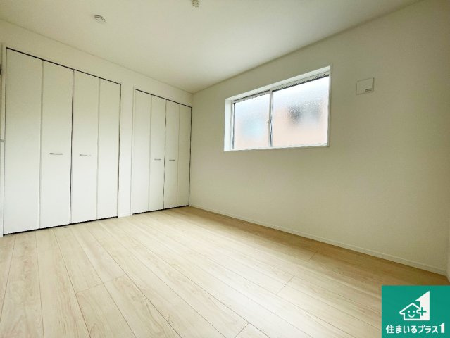■枚方市香里ケ丘　第5期　新築一戸建ての洋室|シンプルな洋室は、自分好みのインテリアが楽しめます♪ご家族とインテリアや家具を選びに行くのは物件購入時の醍醐味の一つです。ぜひお楽しみください♪