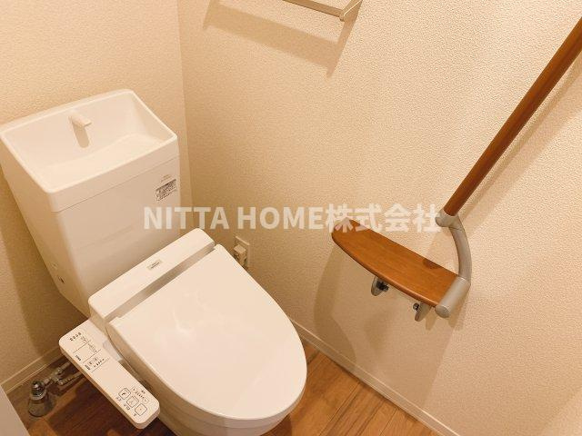 グレートハピネスのトイレ|ウォシュレット付きのトイレです＊
