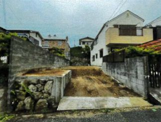 唐櫃台２丁目土地の前面道路含む現地写真