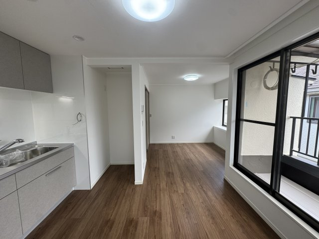 青梅市河辺町6丁目 中古戸建の居間・リビング