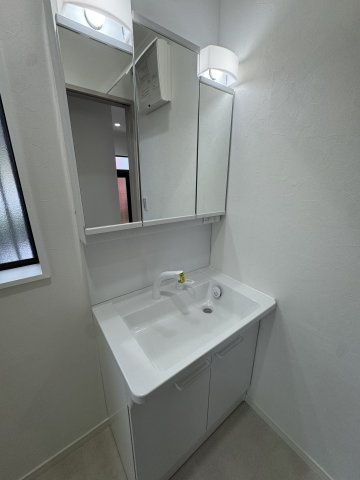 青梅市河辺町6丁目 中古戸建の独立洗面台
