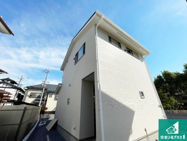 ★京都市西京区嵐山茶尻町　第3期　新築一戸建ての外観|周辺は落ち着いた街並みの住宅地！子育てがしやすい住環境です！まだ未完成ですが、現地でしかわからない事もございます。是非一度ご覧ください。