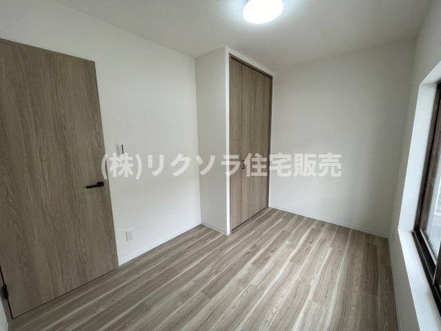 八雲東町2丁目　中古一戸建ての洋室|洋室5.0帖
■物件内覧・資金計画相談・住宅ローン相談、リフォーム相談、お問合せ受付中■
※当日・翌日のご内覧、ご相談はお電話でのお問合せがスムーズです！