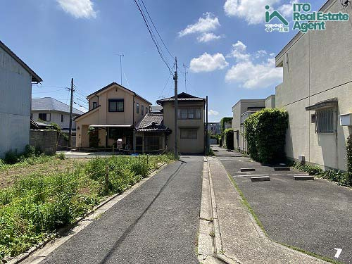 等持院南町　新築戸建ての前面道路含む現地写真