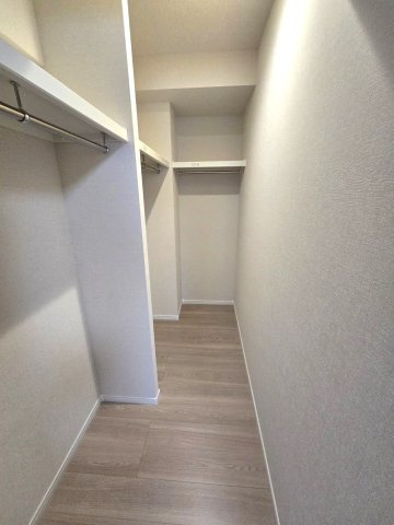 フローレンス名島の収納|凄く大きなウォークインクローゼット♪
収納が大きいのでお部屋を広く使えます☆