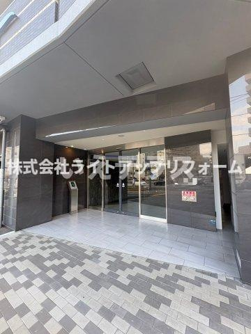 セレニテ神戸ミラクシュッドのエントランス
