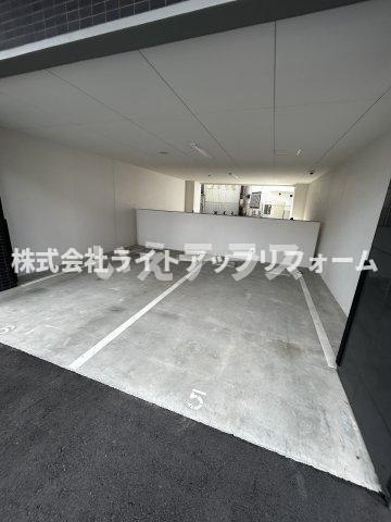 セレニテ神戸ミラクシュッドの駐車場