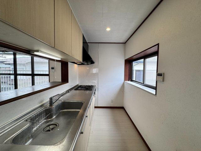 狭山市鵜ノ木中古戸建のキッチン