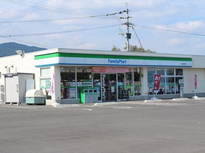【周辺】 | メルベージュ伊万里　Ⅱ | ファミリーマート 伊万里二里店まで650m