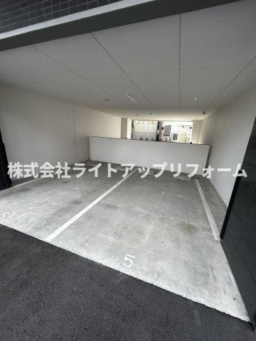 セレニテ神戸ミラクシュッドの駐車場