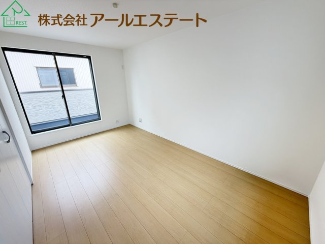 加古川市加古川町本町　　新築戸建　JR「加古川駅」徒歩13分の洋室