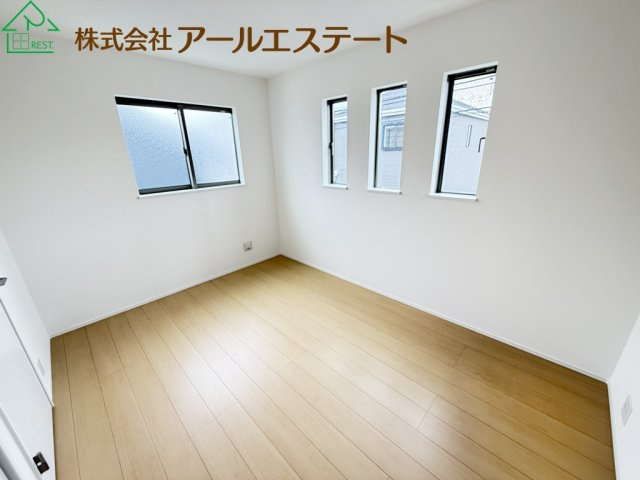 加古川市加古川町本町　　新築戸建　JR「加古川駅」徒歩13分の寝室