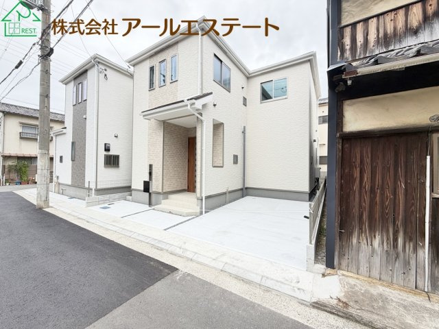 加古川市加古川町本町　　新築戸建　JR「加古川駅」徒歩13分の駐車場