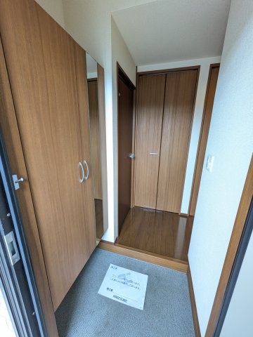 アゼリアコート Ⅲの玄関