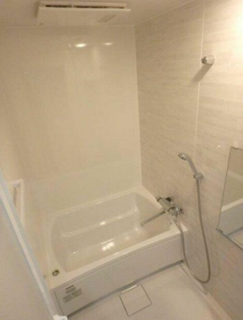 【浴室】 | IPLACE | 浴室乾燥機付きバス。