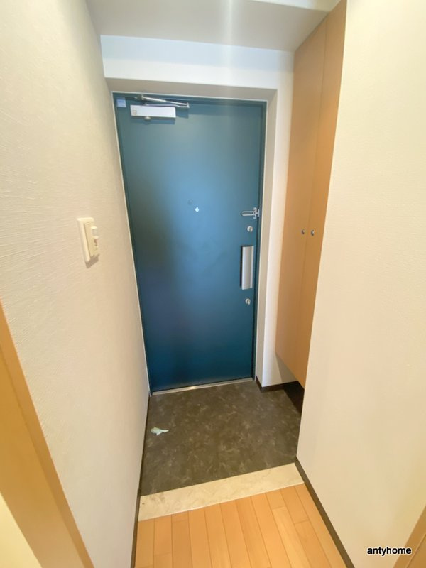 パウゼ大手前　仲介手数料無料の玄関