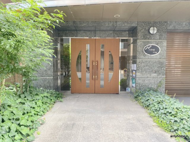 パウゼ大手前　仲介手数料無料のエントランス