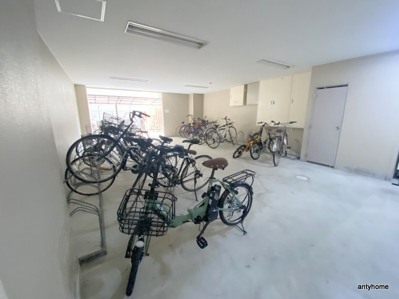 パウゼ大手前　仲介手数料無料の駐車場
