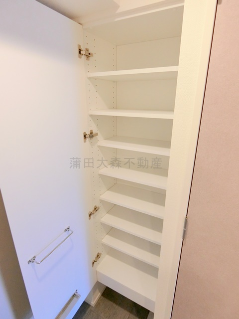 RJRプレシア蒲田の収納|玄関収納